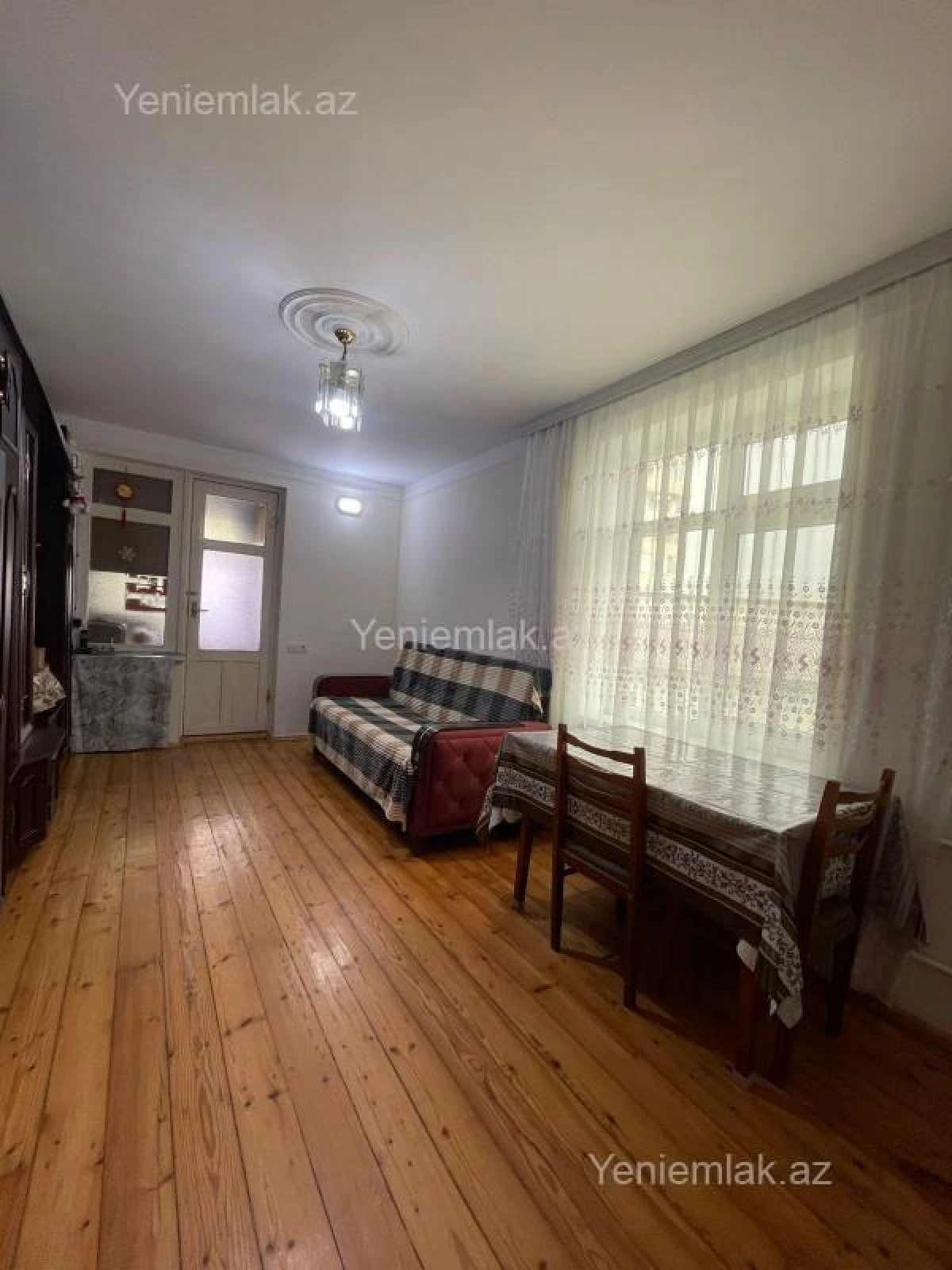 Satılır 2 otaqlı köhnə tikili 50 m²