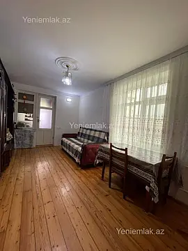 Satılır 2 otaqlı köhnə tikili 50 m²