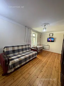 Satılır 2 otaqlı köhnə tikili 50 m²