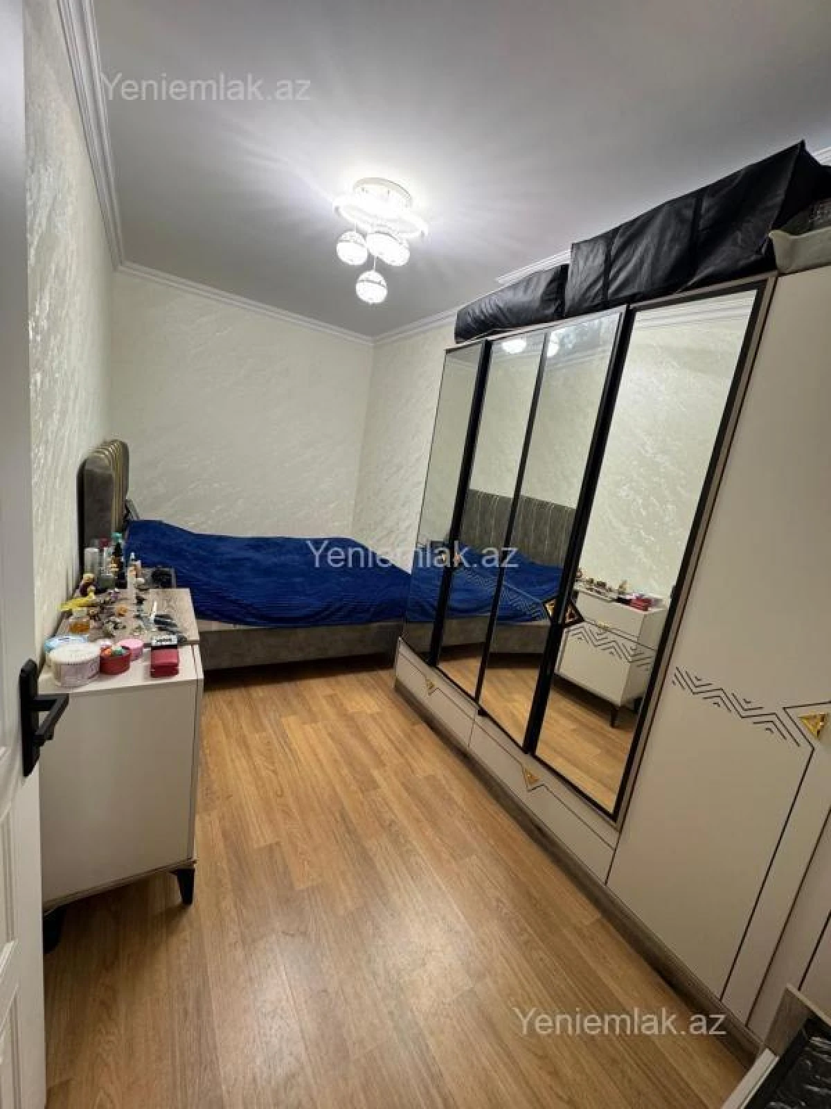 Satılır 2 otaqlı köhnə tikili 55 m²