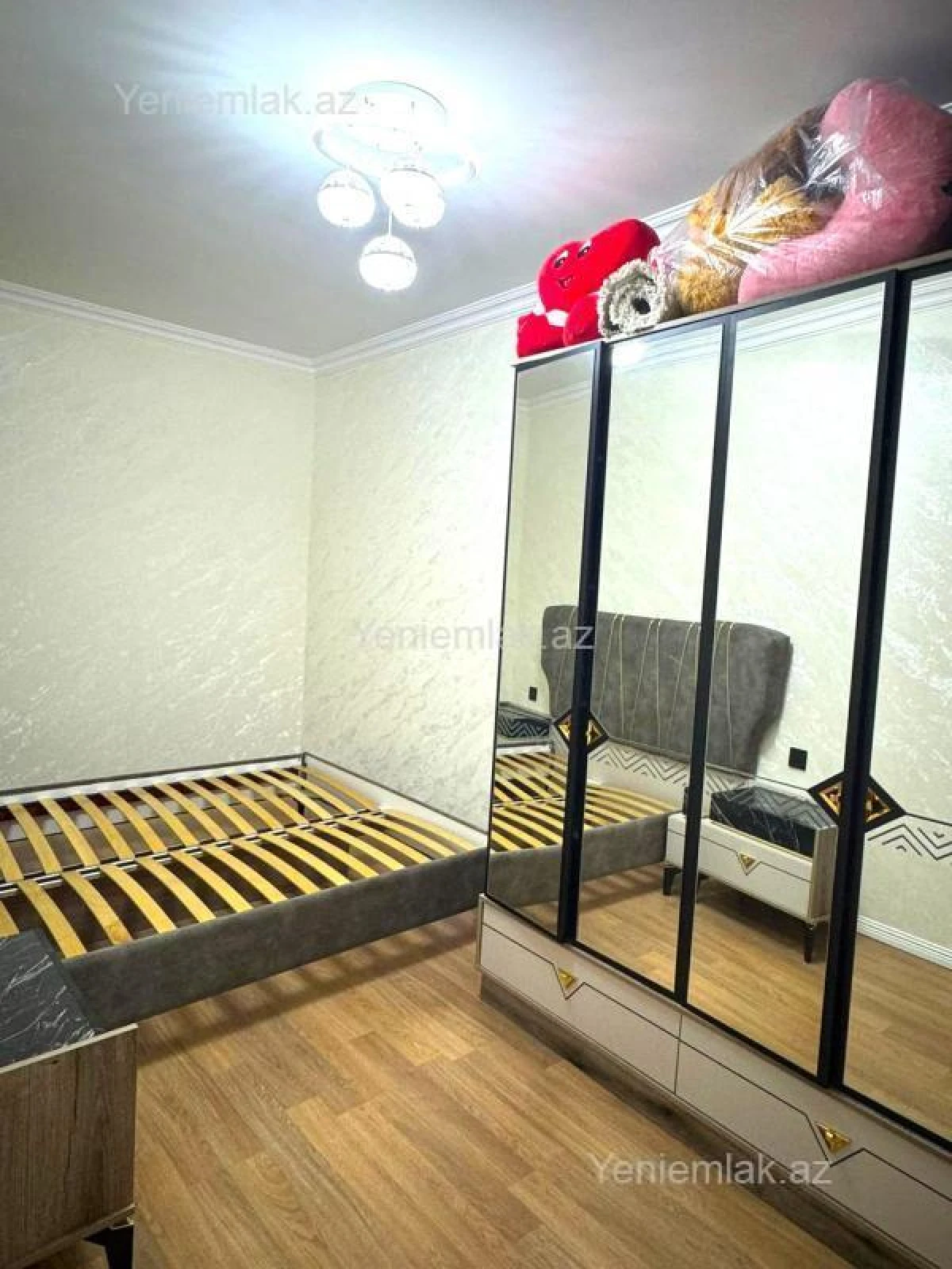 Satılır 2 otaqlı köhnə tikili 55 m²