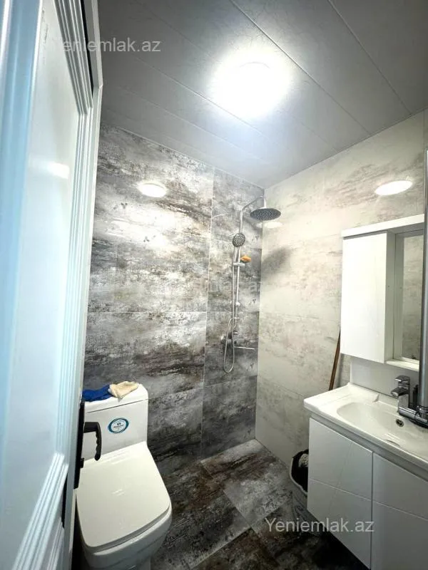 Satılır 2 otaqlı köhnə tikili 55 m²