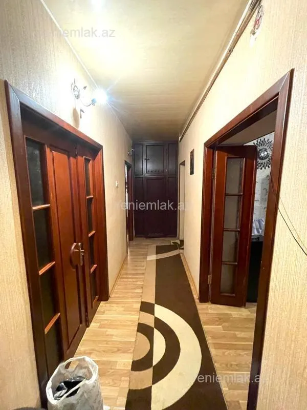 Satılır 5 otaqlı köhnə tikili 100 m²