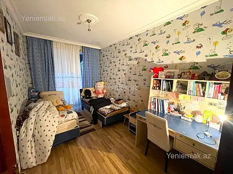 Satılır 5 otaqlı köhnə tikili 100 m²