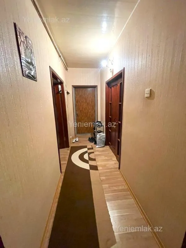 Satılır 5 otaqlı köhnə tikili 100 m²