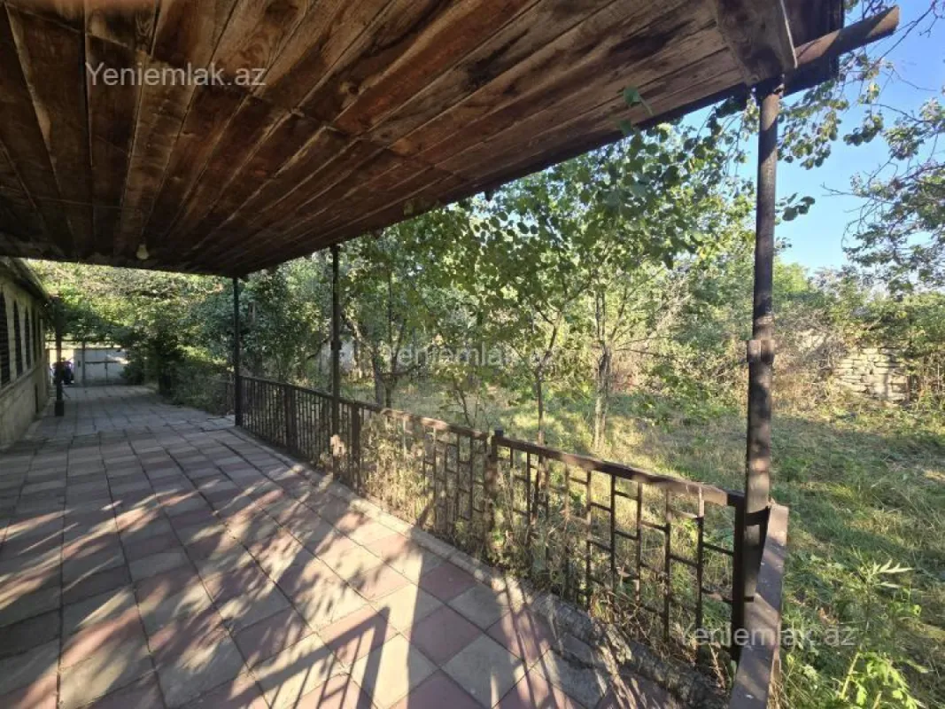 Satılır 4 otaqlı həyət evi 100 m²