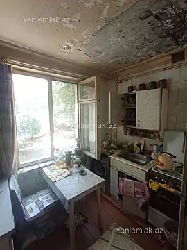 Satılır 3 otaqlı köhnə tikili 70 m²