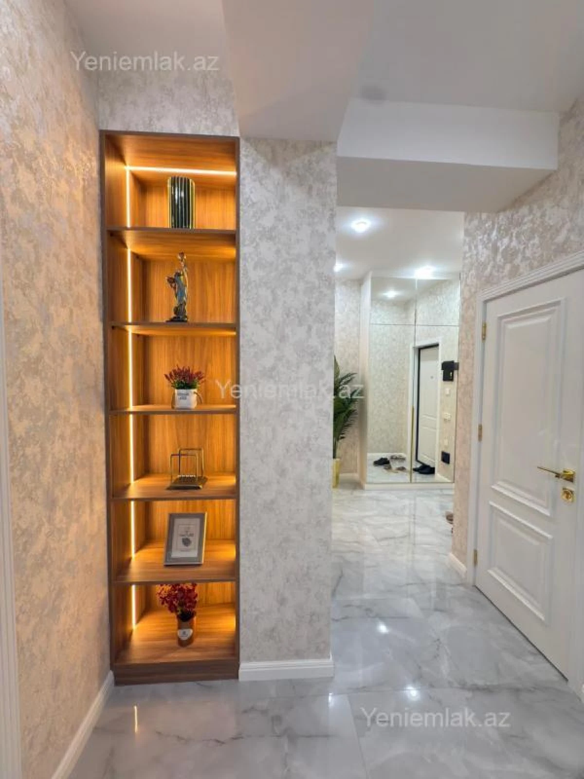 Satılır 3 otaqlı yeni tikili 83 m²