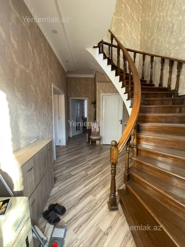 Satılır 5 otaqlı həyət evi 135 m²