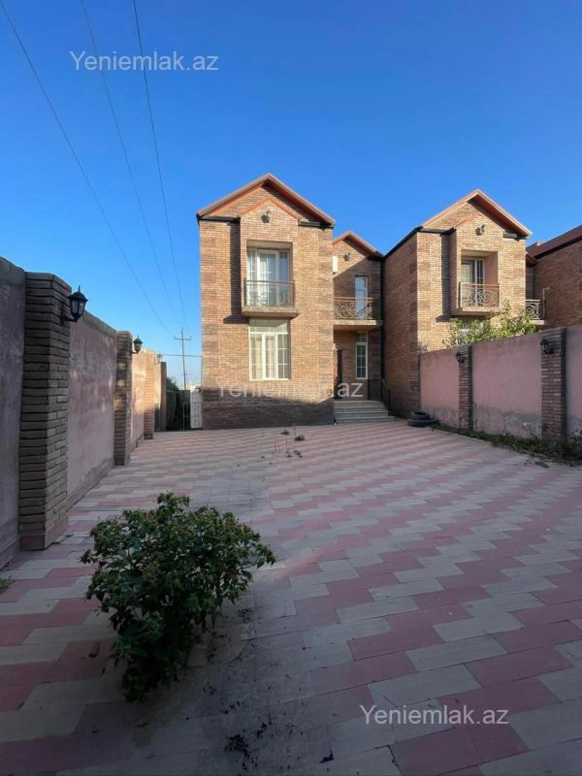 Satılır 5 otaqlı həyət evi 135 m²