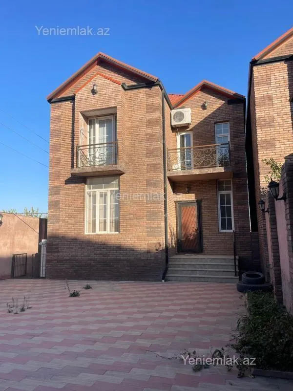Satılır 5 otaqlı həyət evi 135 m²