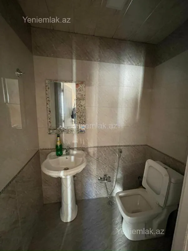 Satılır 5 otaqlı həyət evi 135 m²