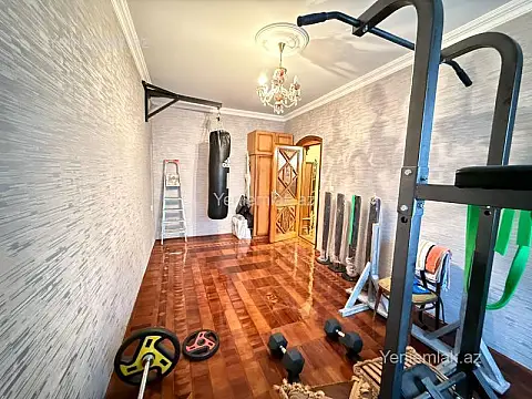 Satılır 8 otaqlı həyət evi 450 m²