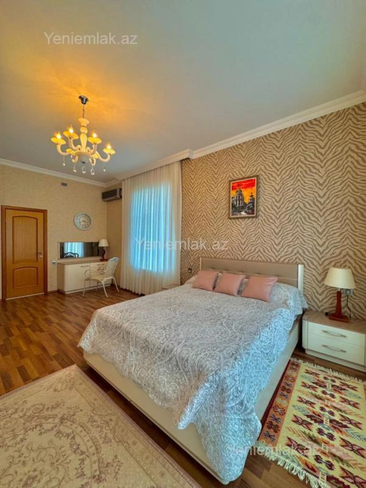 Satılır 5 otaqlı həyət evi 220 m²