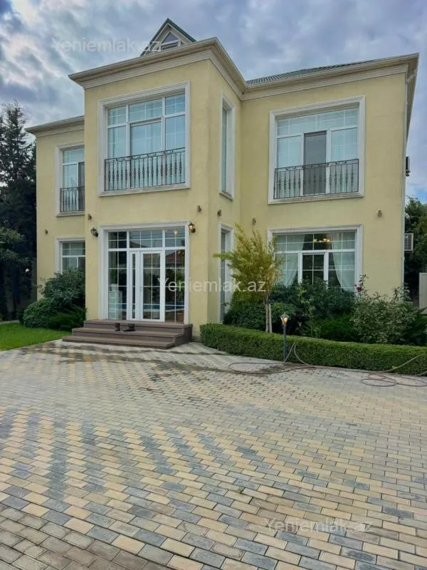 Satılır 5 otaqlı həyət evi 220 m²