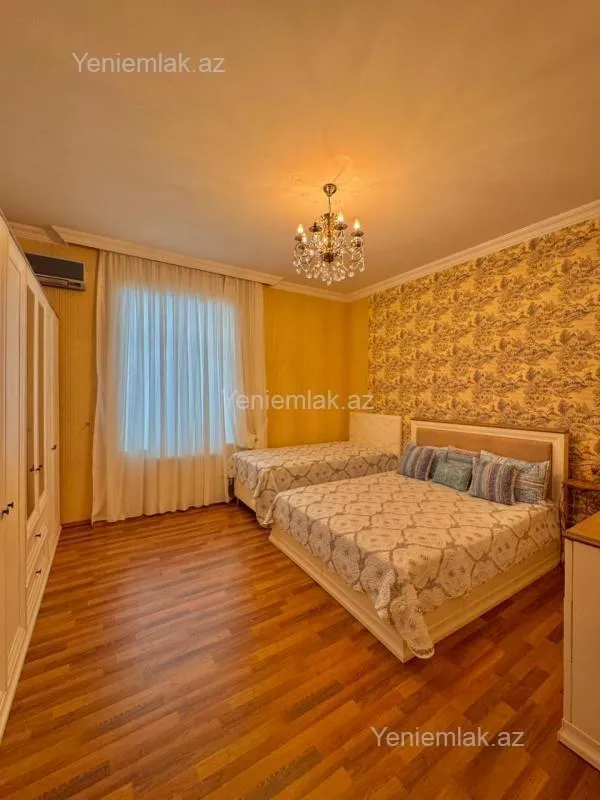 Satılır 5 otaqlı həyət evi 220 m²