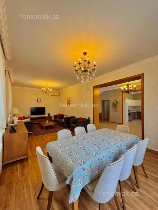 Satılır 5 otaqlı həyət evi 220 m²