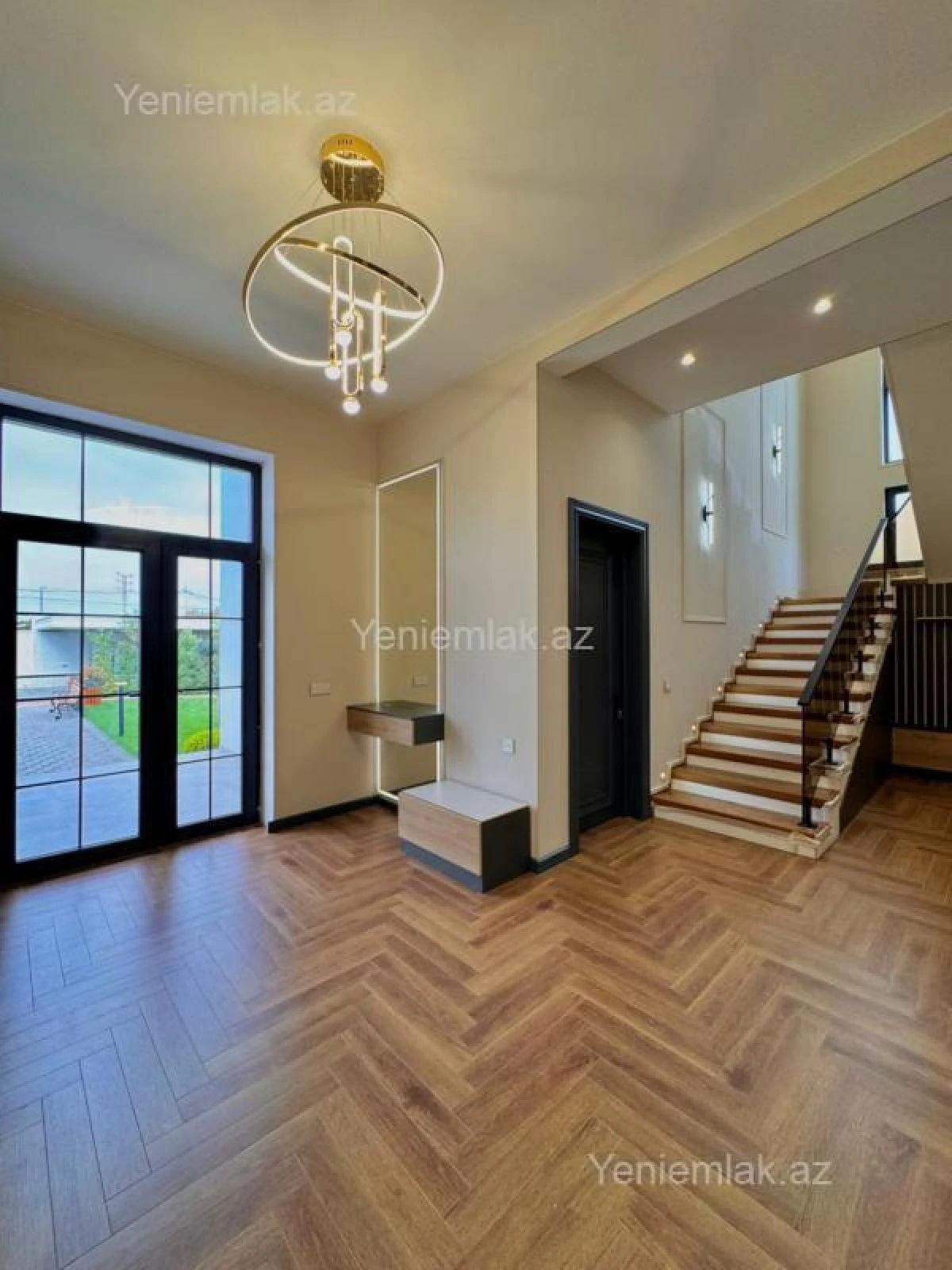 Satılır 6 otaqlı həyət evi 350 m²