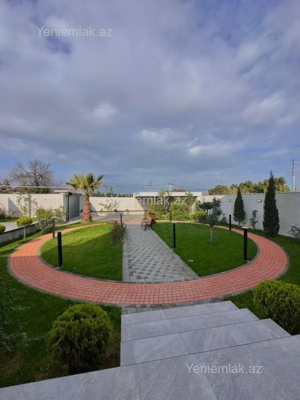 Satılır 6 otaqlı həyət evi 350 m²