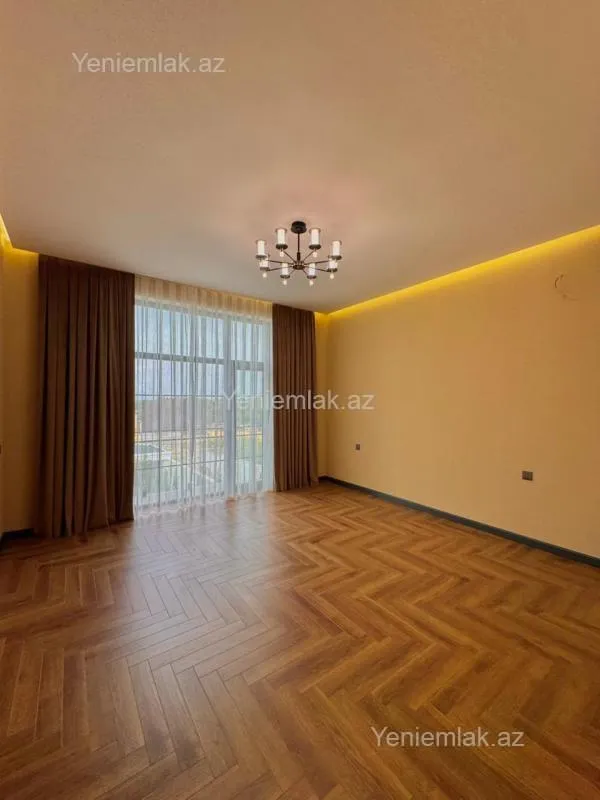 Satılır 6 otaqlı həyət evi 350 m²