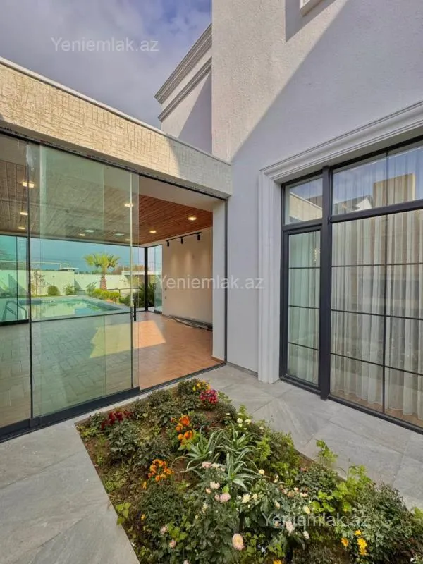 Satılır 6 otaqlı həyət evi 350 m²