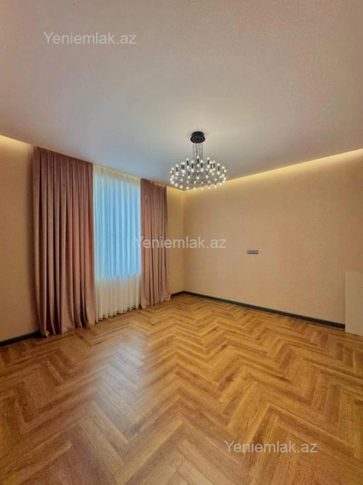 Satılır 6 otaqlı həyət evi 350 m²