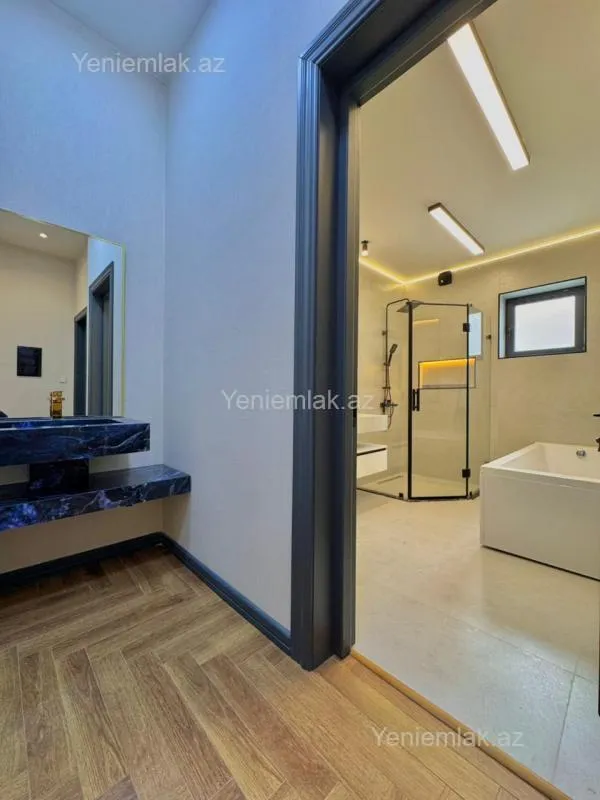 Satılır 6 otaqlı həyət evi 350 m²