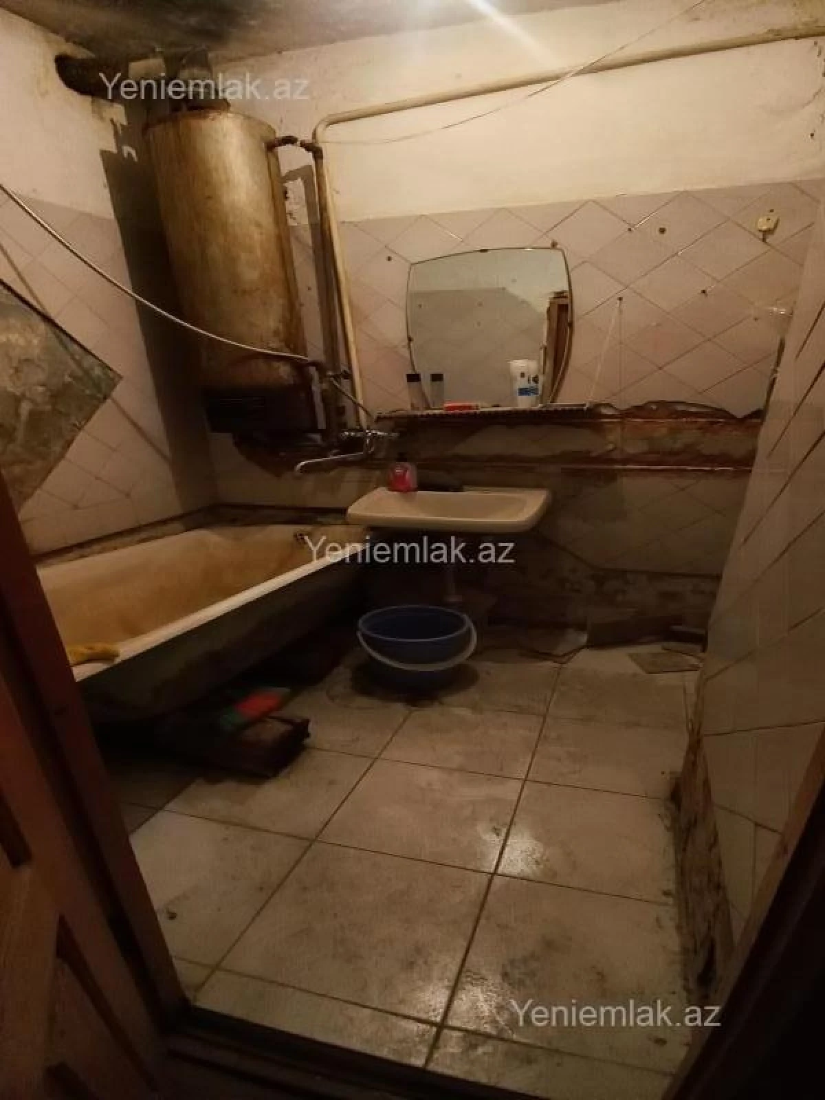 Satılır 5 otaqlı köhnə tikili 120 m²