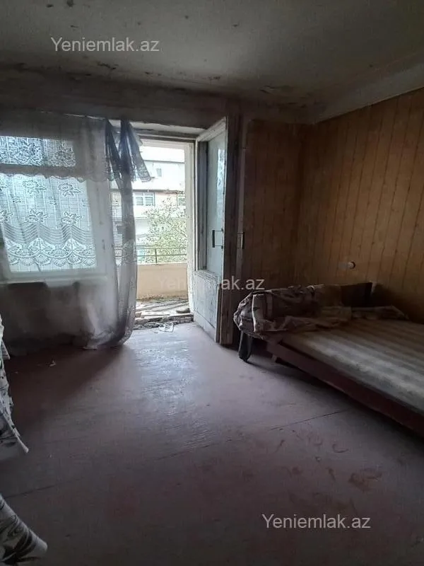 Satılır 5 otaqlı köhnə tikili 120 m²