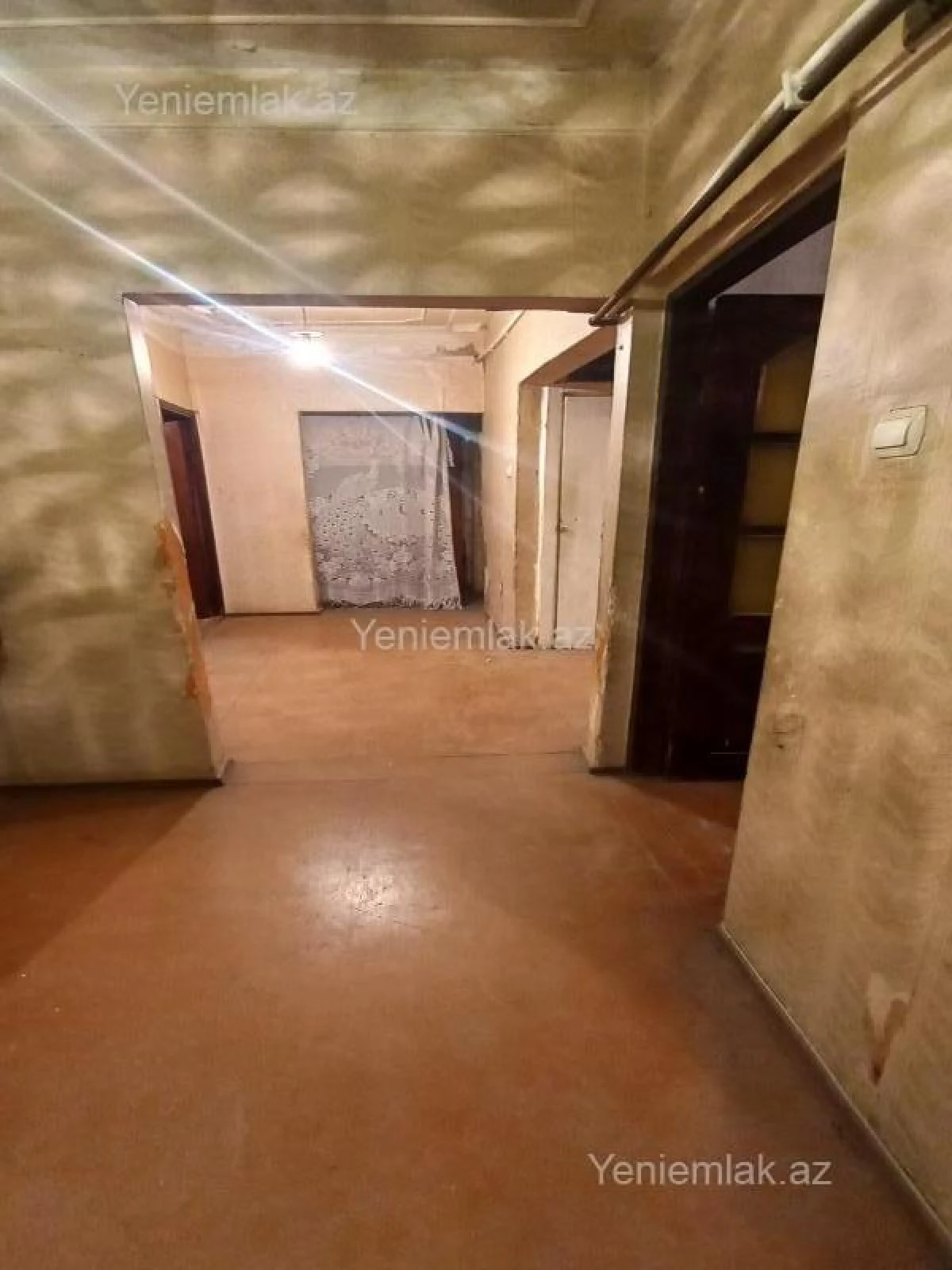 Satılır 5 otaqlı köhnə tikili 120 m²