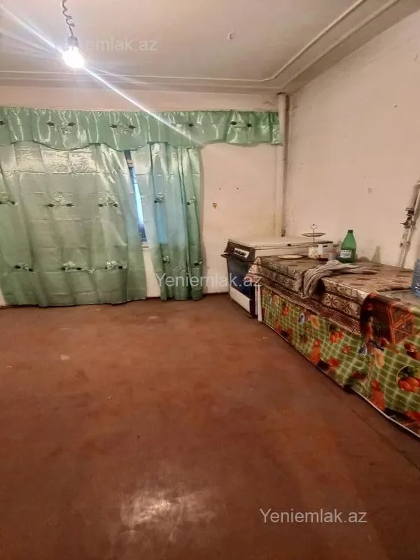 Satılır 5 otaqlı köhnə tikili 120 m²