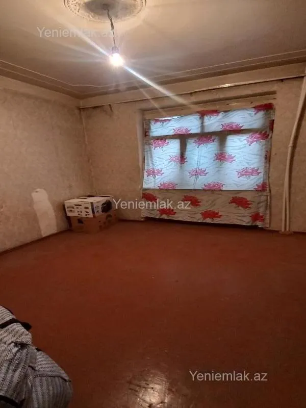 Satılır 5 otaqlı köhnə tikili 120 m²