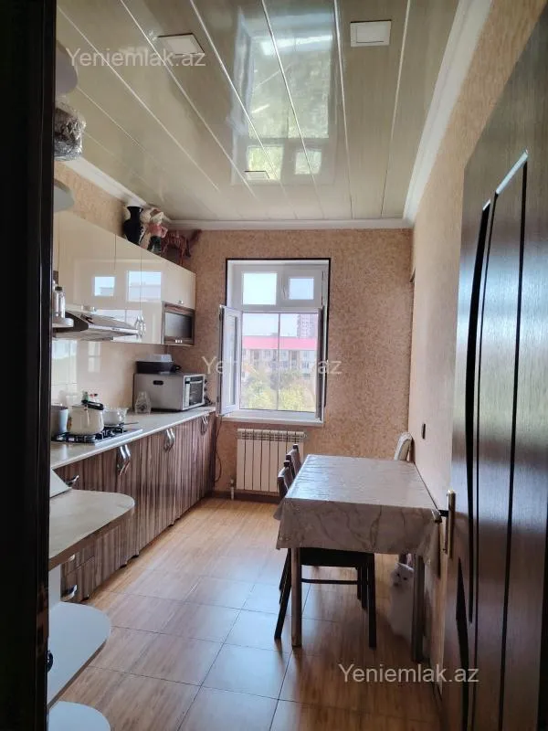 Satılır 3 otaqlı köhnə tikili 73 m²