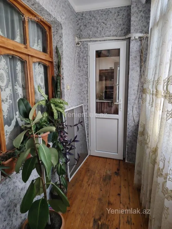 Satılır 3 otaqlı köhnə tikili 73 m²