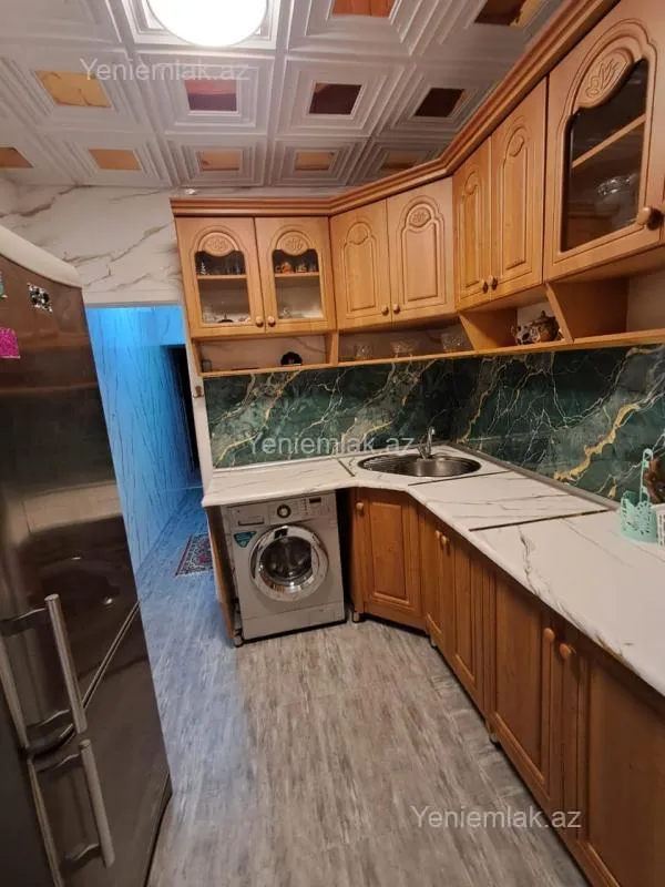 Satılır 4 otaqlı köhnə tikili 85 m²