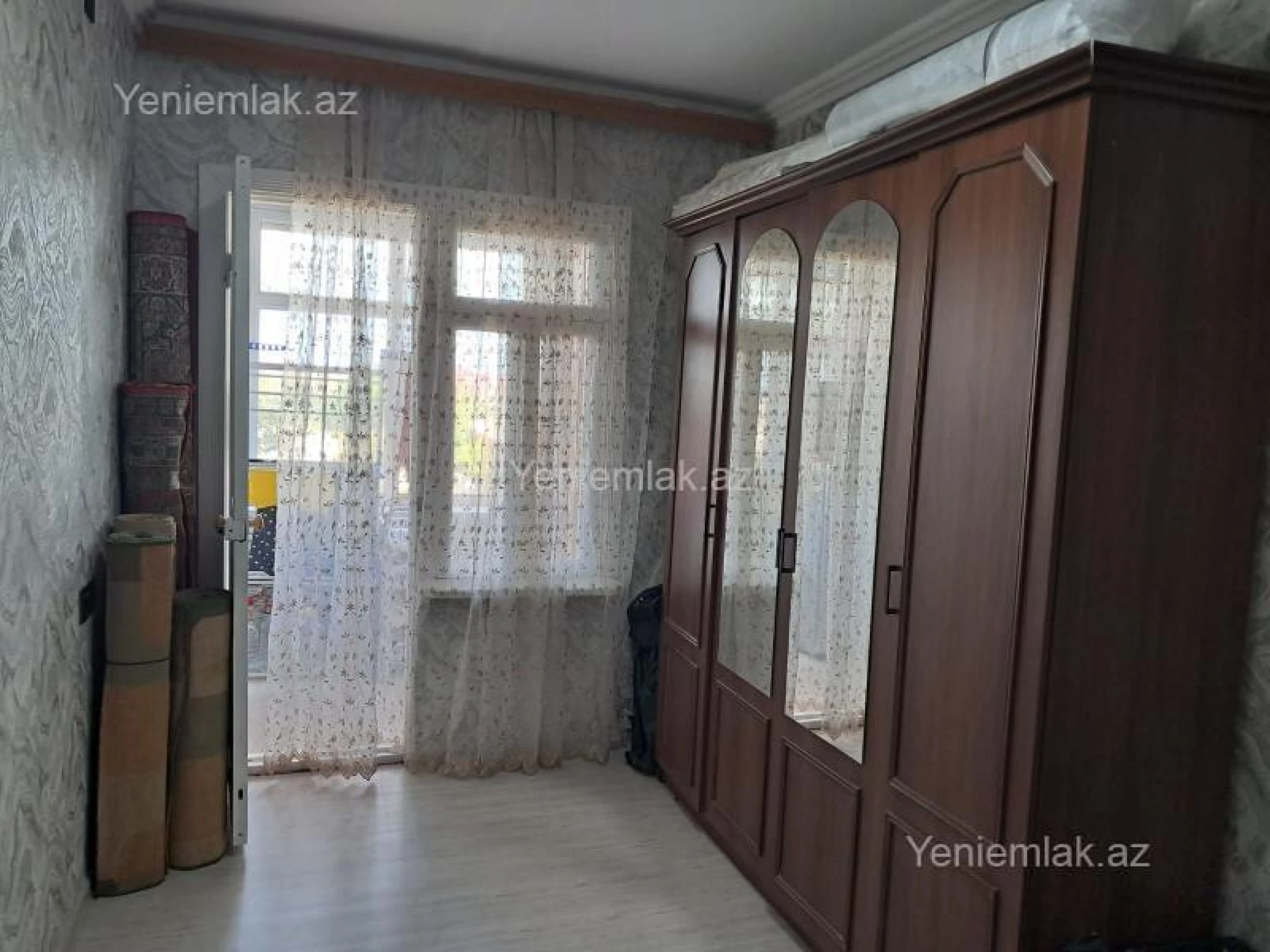 Satılır 4 otaqlı köhnə tikili 85 m²