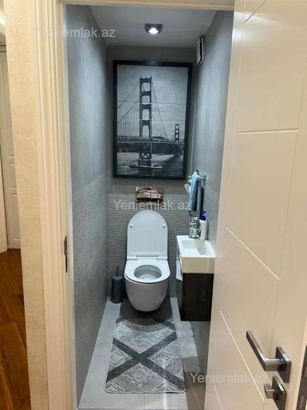 Satılır 4 otaqlı köhnə tikili 100 m²