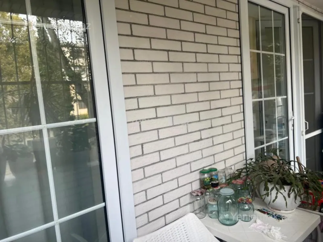 Satılır 4 otaqlı köhnə tikili 100 m²