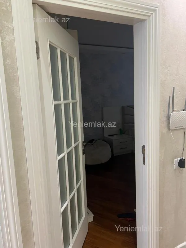 Satılır 4 otaqlı köhnə tikili 100 m²