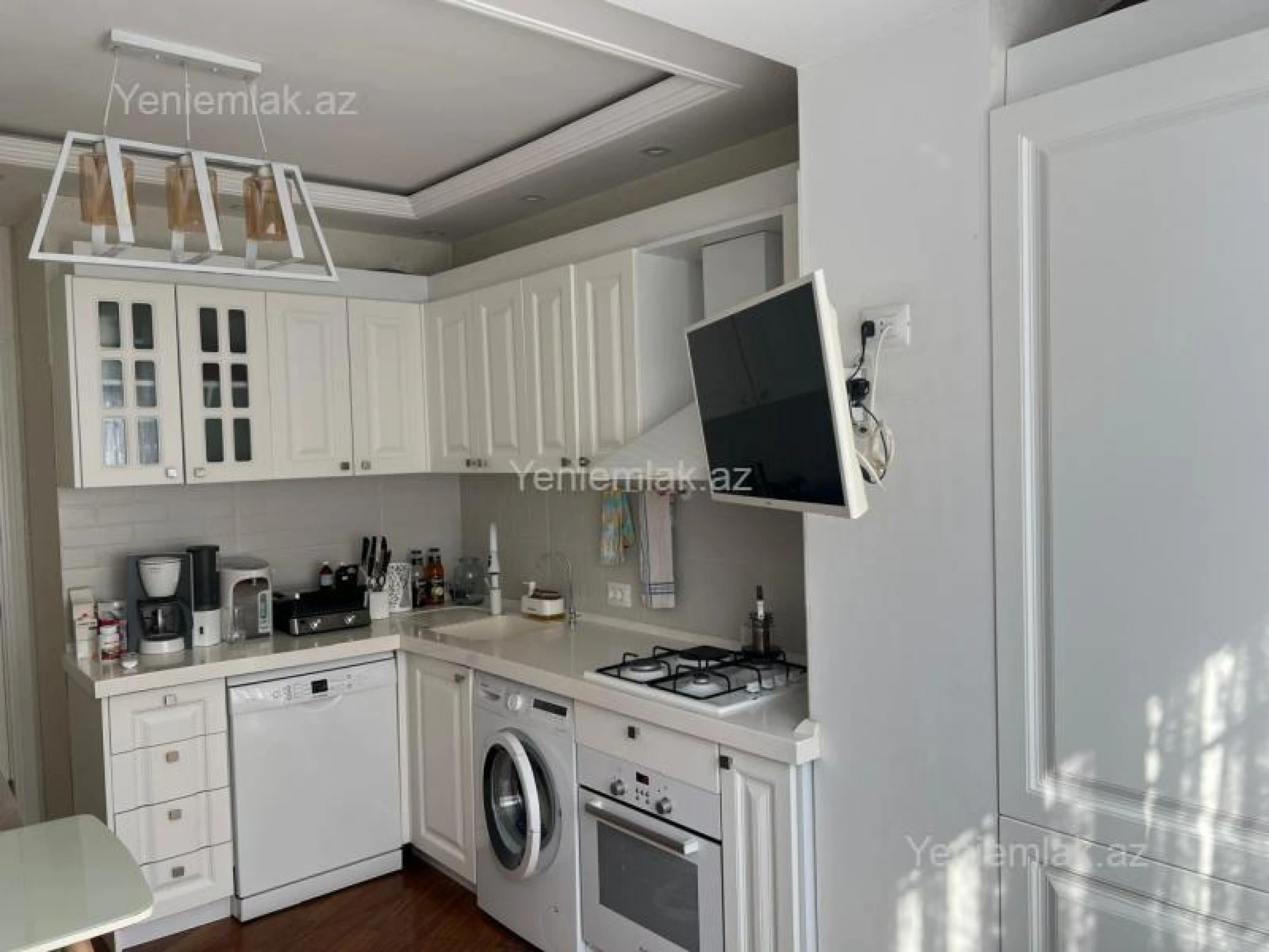 Satılır 4 otaqlı köhnə tikili 100 m²