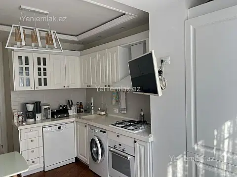 Satılır 4 otaqlı köhnə tikili 100 m²