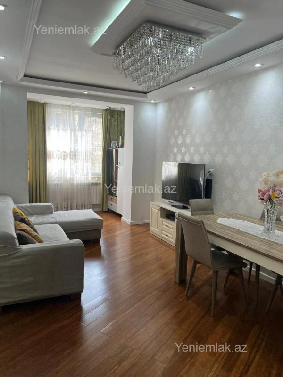 Satılır 4 otaqlı köhnə tikili 100 m²