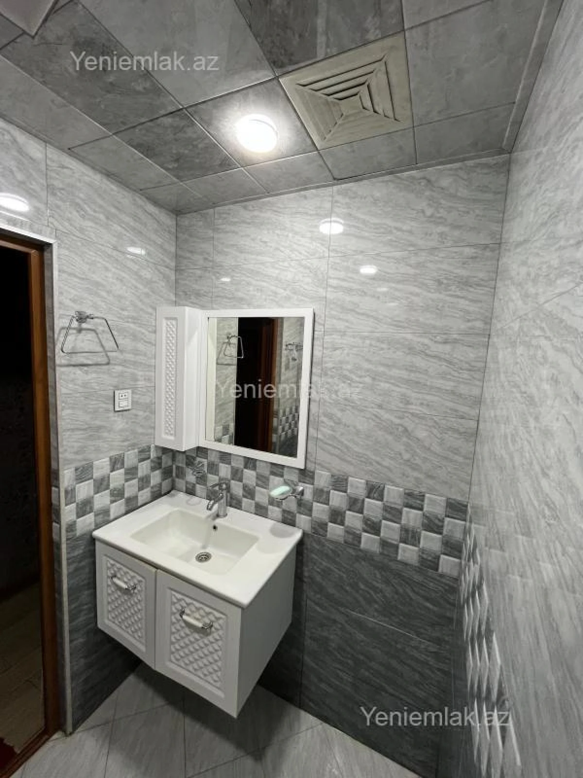 Satılır 3 otaqlı köhnə tikili 73 m²