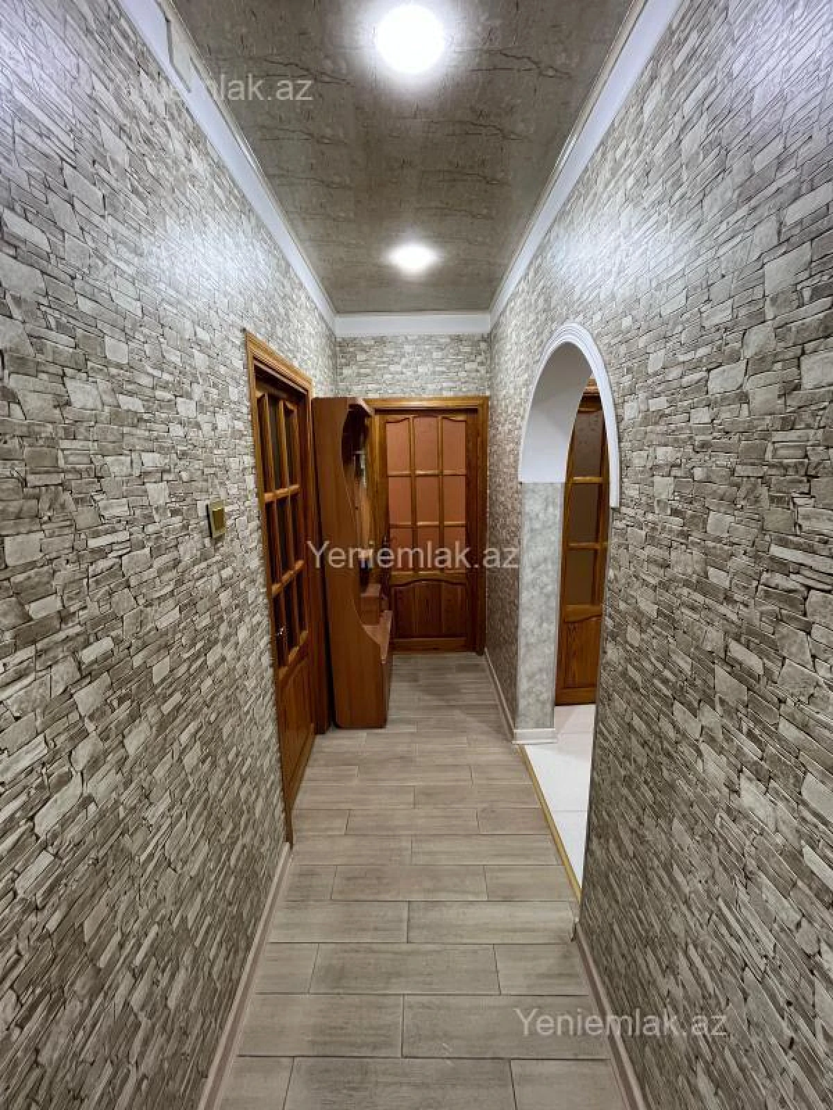 Satılır 3 otaqlı köhnə tikili 73 m²