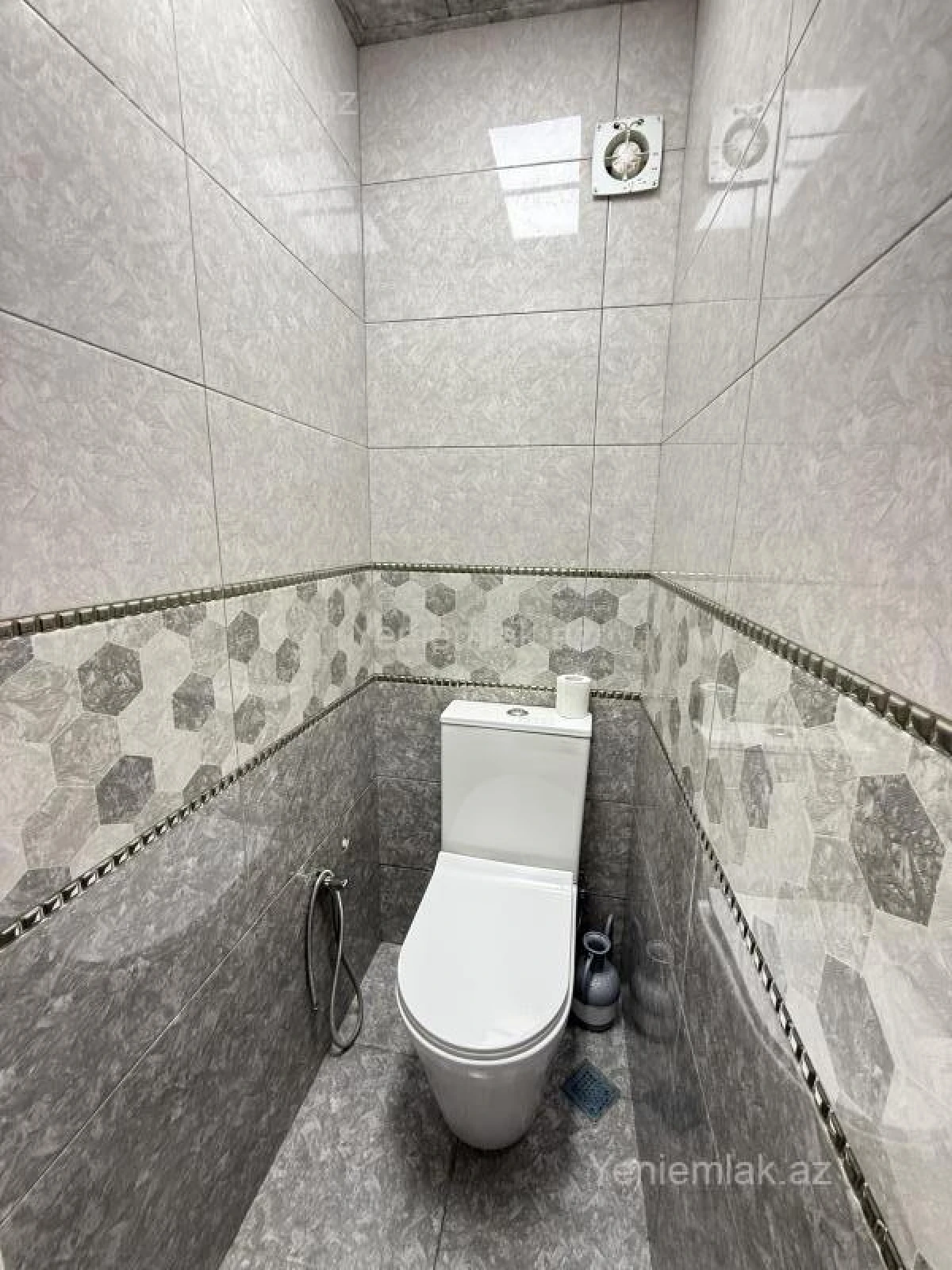 Satılır 4 otaqlı köhnə tikili 100 m²