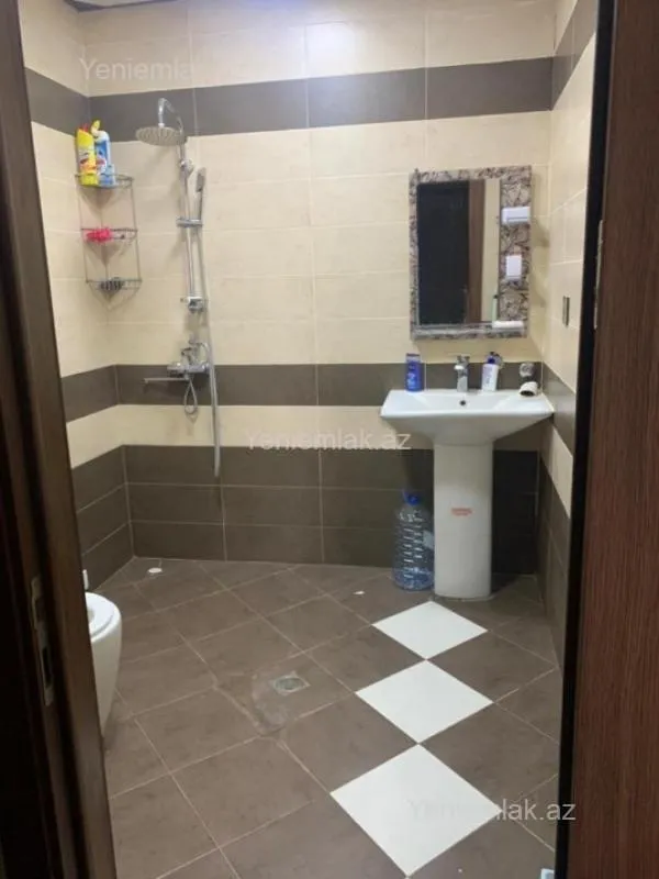 Satılır 3 otaqlı yeni tikili 105 m²