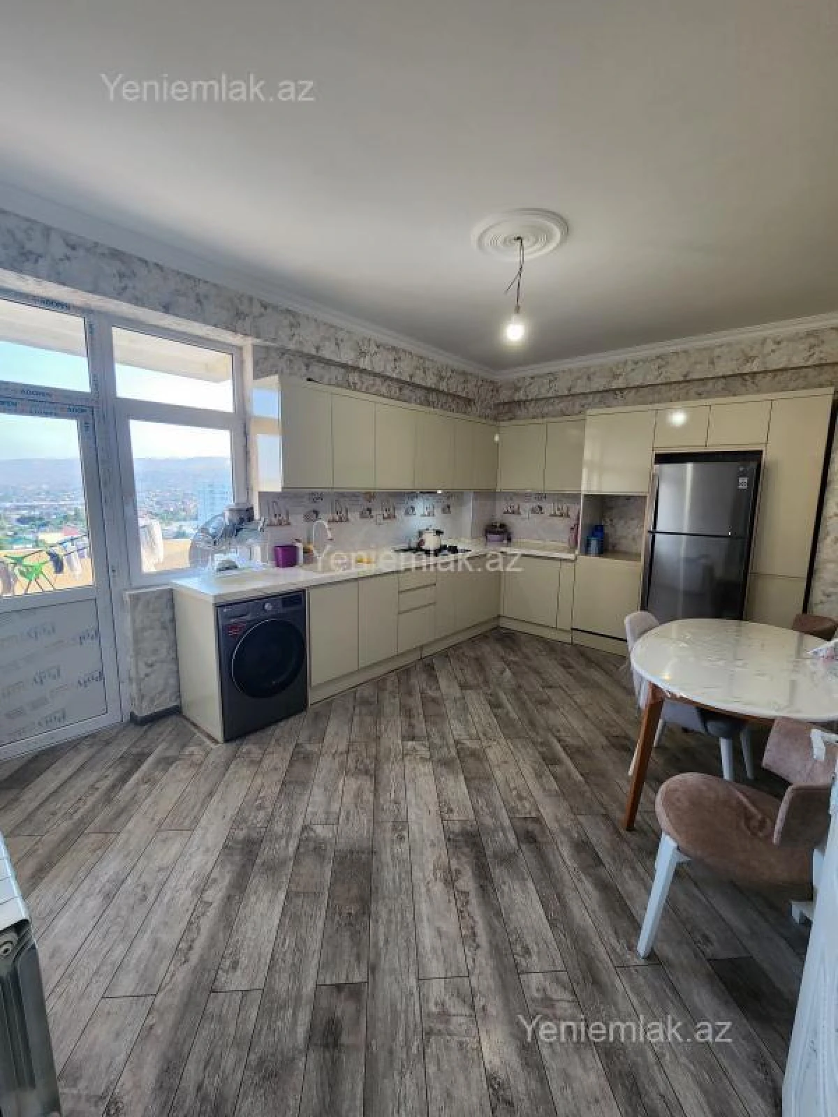 Satılır 3 otaqlı yeni tikili 93 m²