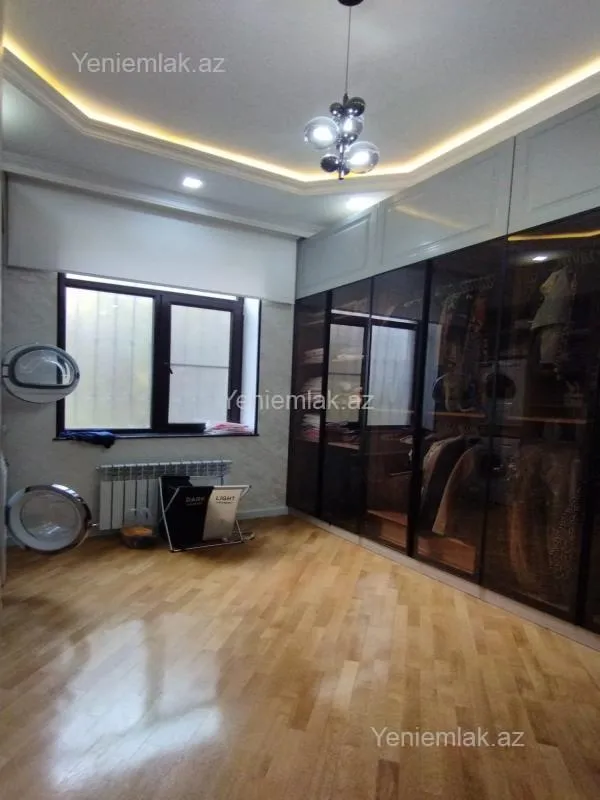 Satılır 5 otaqlı həyət evi 220 m²