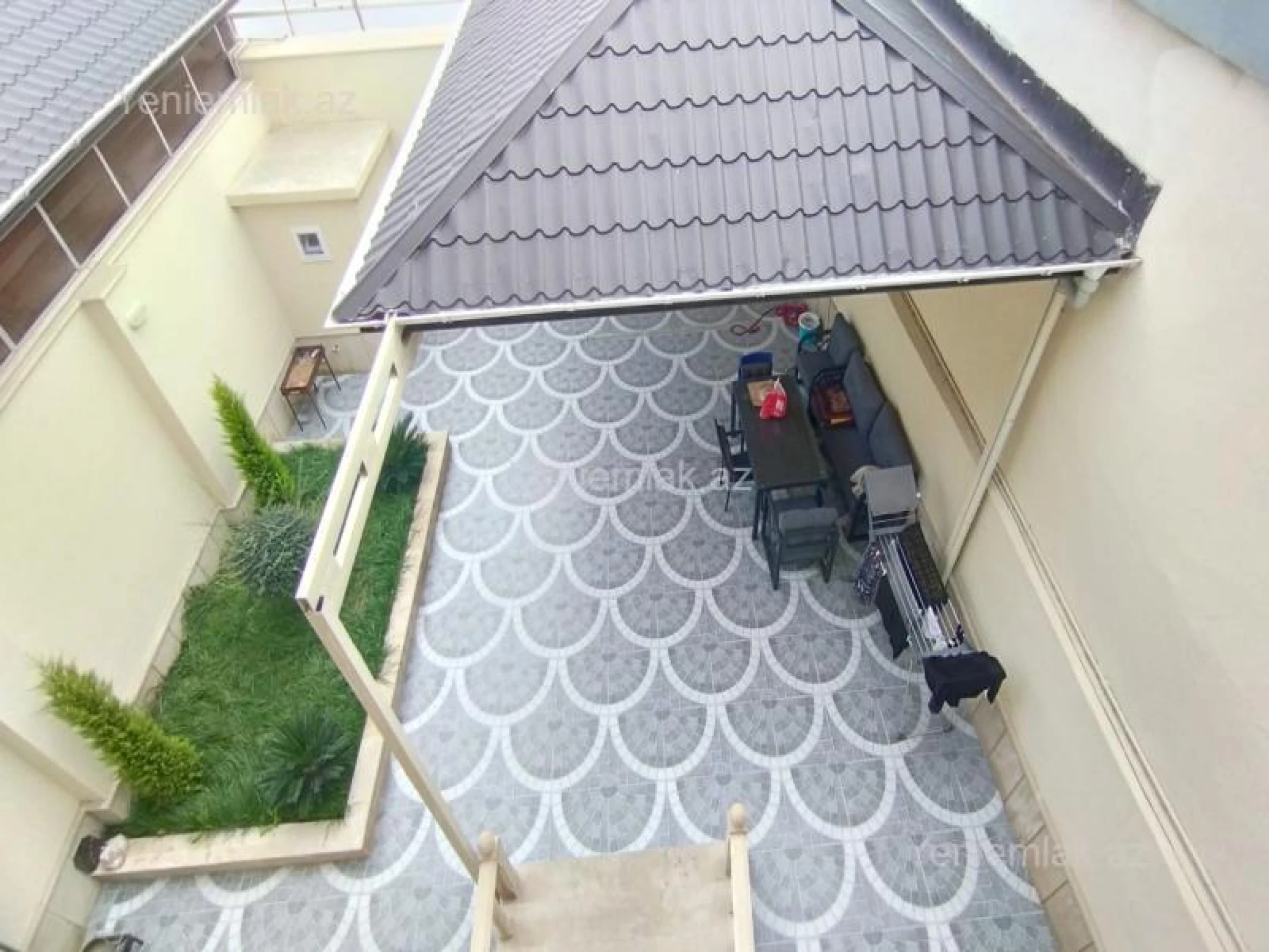 Satılır 5 otaqlı həyət evi 220 m²