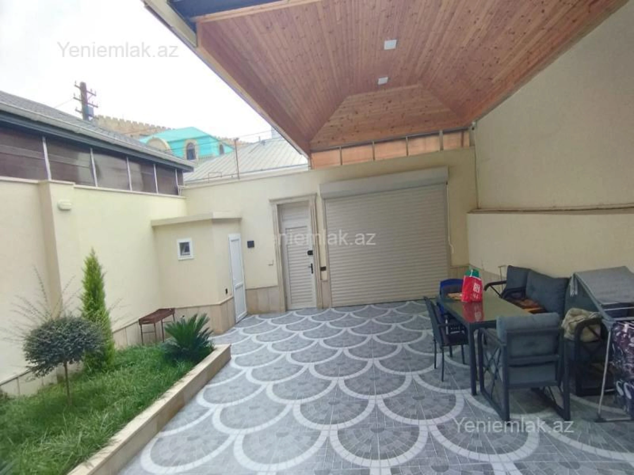 Satılır 5 otaqlı həyət evi 220 m²